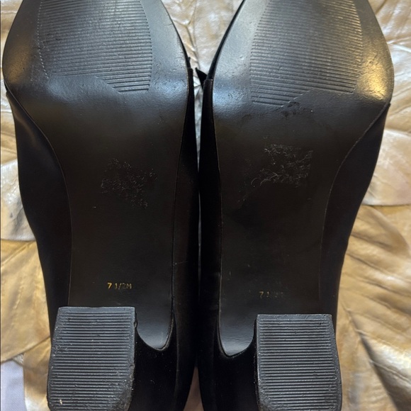 Karen Scott Black Square-Toe Bow Pumps - Picture 7 of 8